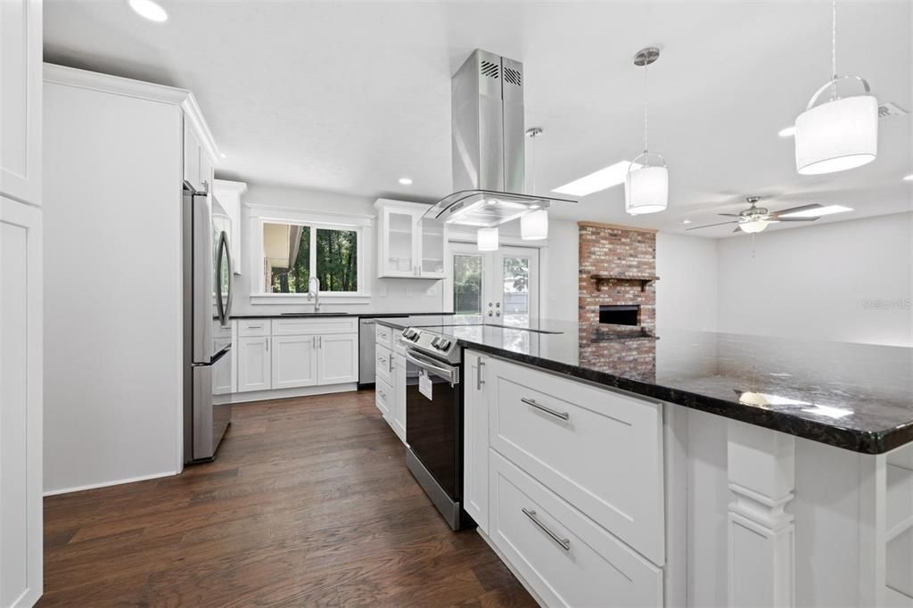 For Sale: $624,900 (5 beds, 3 baths, 2754 Square Feet)