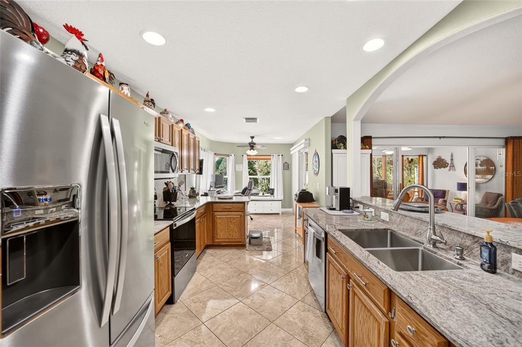 For Sale: $325,000 (3 beds, 2 baths, 1647 Square Feet)