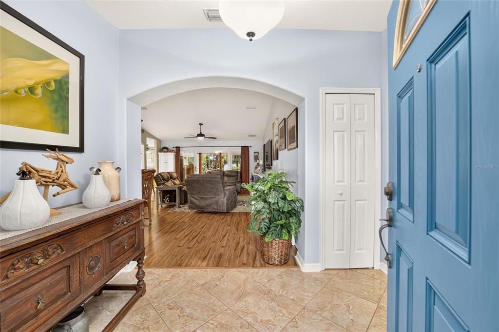 For Sale: $325,000 (3 beds, 2 baths, 1647 Square Feet)