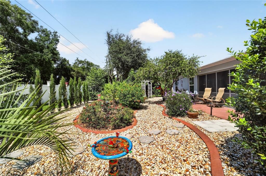 For Sale: $325,000 (3 beds, 2 baths, 1647 Square Feet)