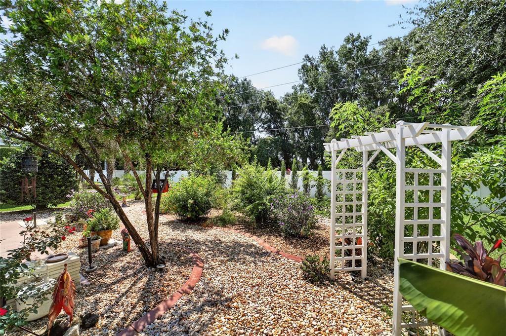 For Sale: $325,000 (3 beds, 2 baths, 1647 Square Feet)