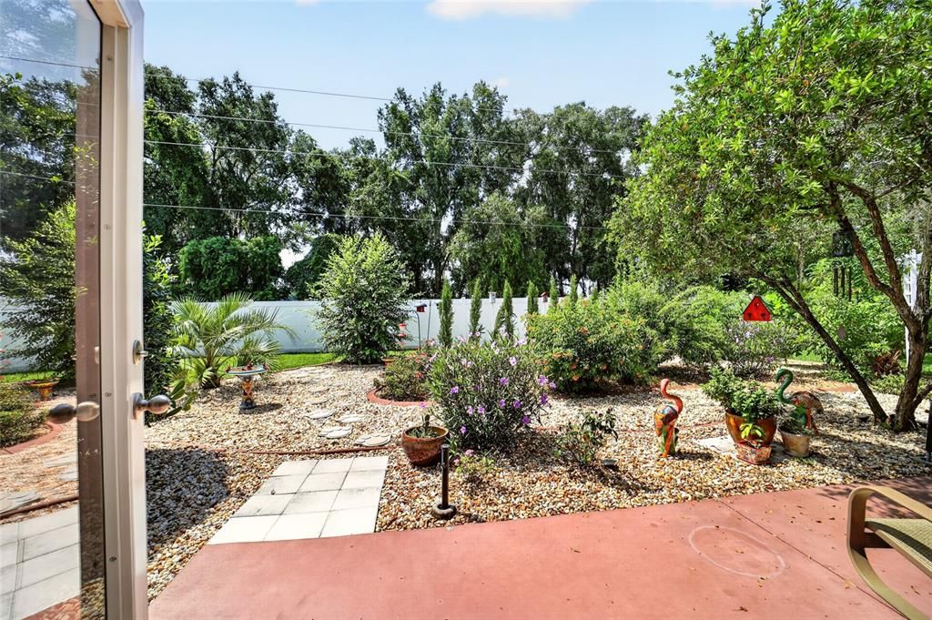 For Sale: $325,000 (3 beds, 2 baths, 1647 Square Feet)