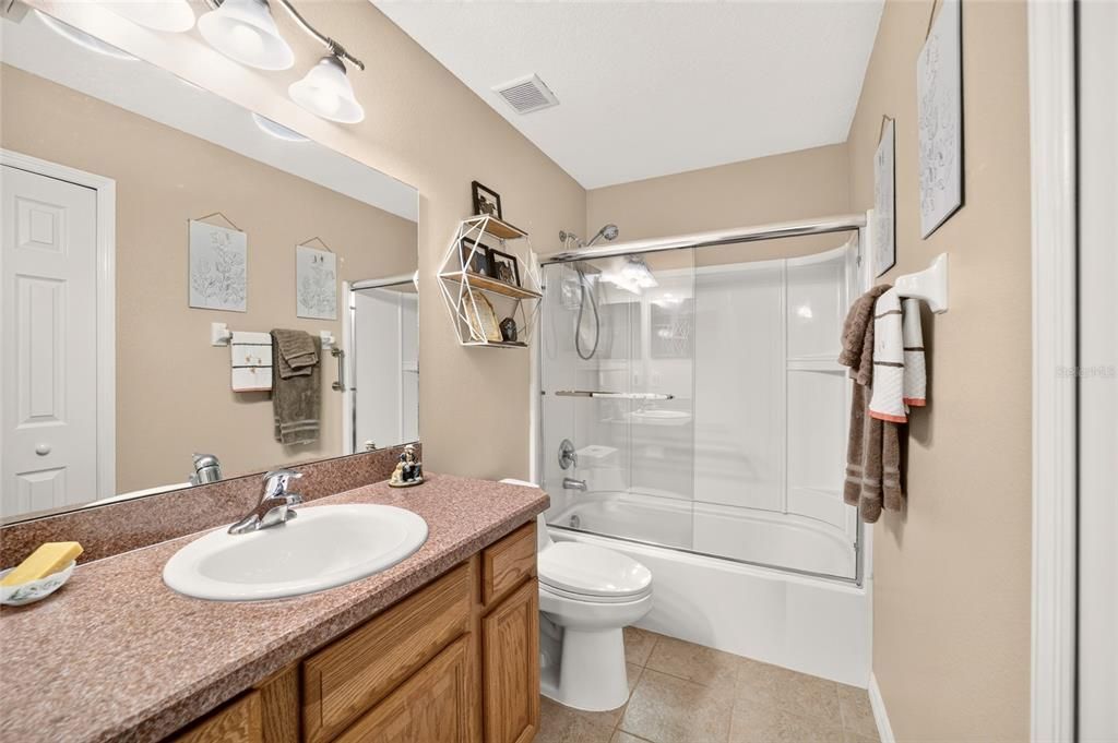 For Sale: $325,000 (3 beds, 2 baths, 1647 Square Feet)