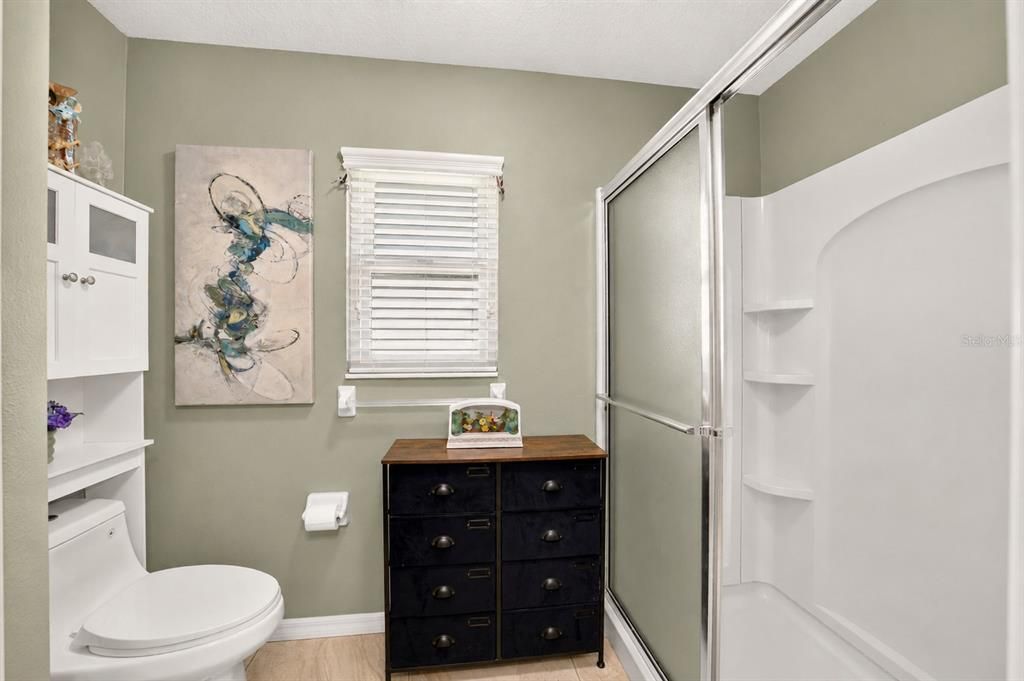 For Sale: $325,000 (3 beds, 2 baths, 1647 Square Feet)