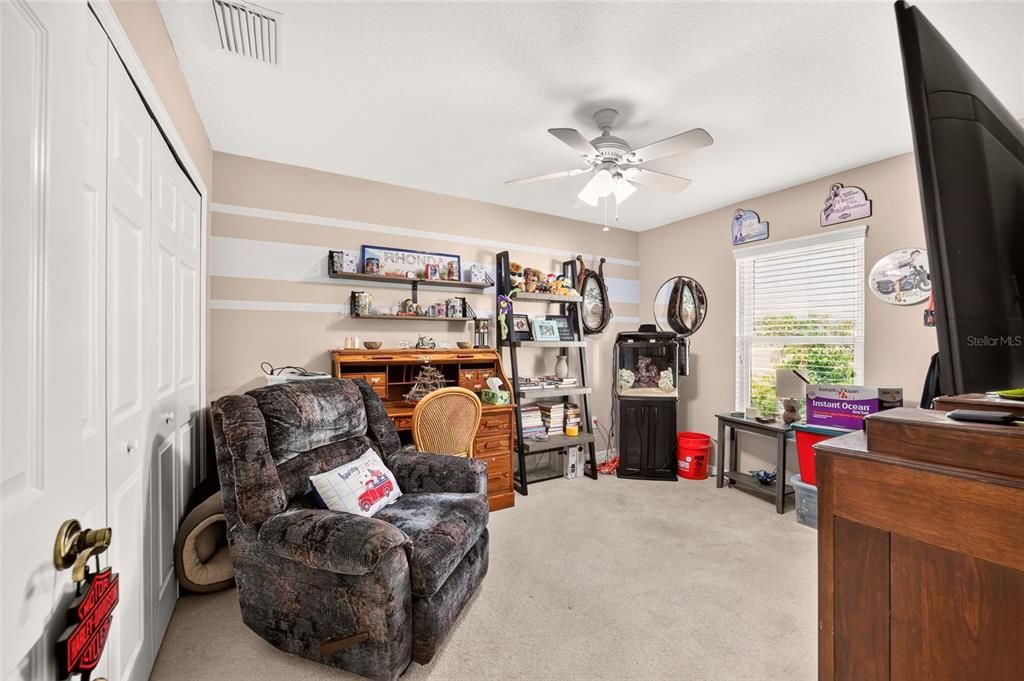 For Sale: $325,000 (3 beds, 2 baths, 1647 Square Feet)
