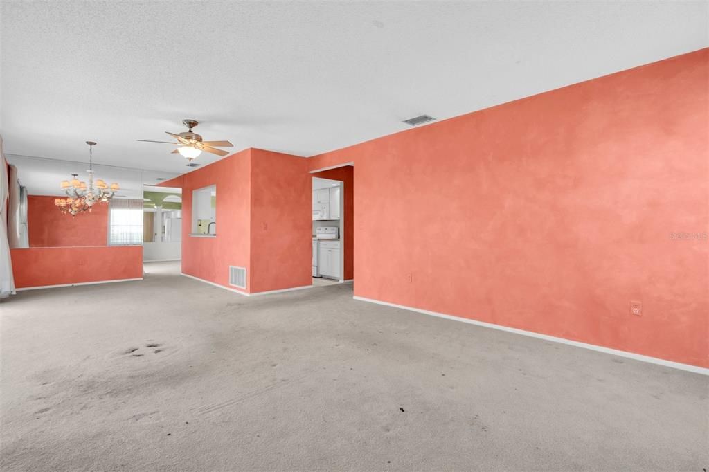 For Sale: $219,000 (2 beds, 2 baths, 1913 Square Feet)