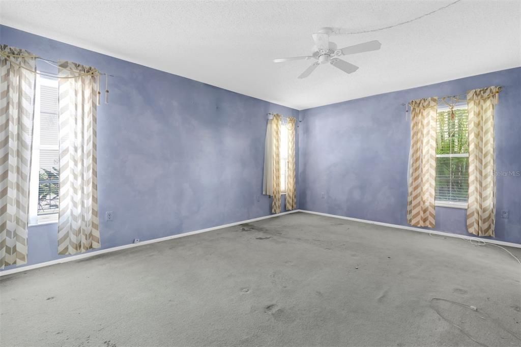 For Sale: $219,000 (2 beds, 2 baths, 1913 Square Feet)