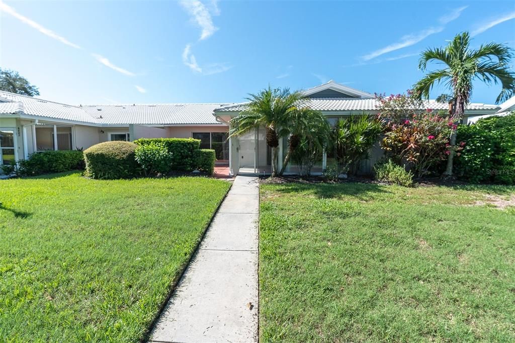 For Sale: $219,000 (2 beds, 2 baths, 1913 Square Feet)
