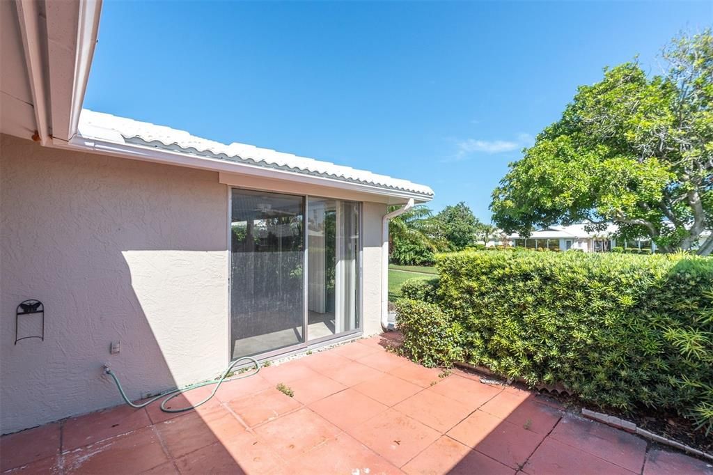 For Sale: $219,000 (2 beds, 2 baths, 1913 Square Feet)