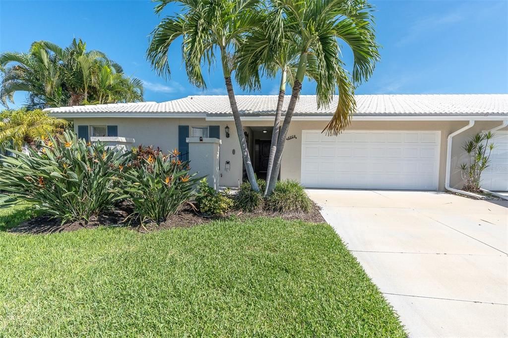 For Sale: $219,000 (2 beds, 2 baths, 1913 Square Feet)