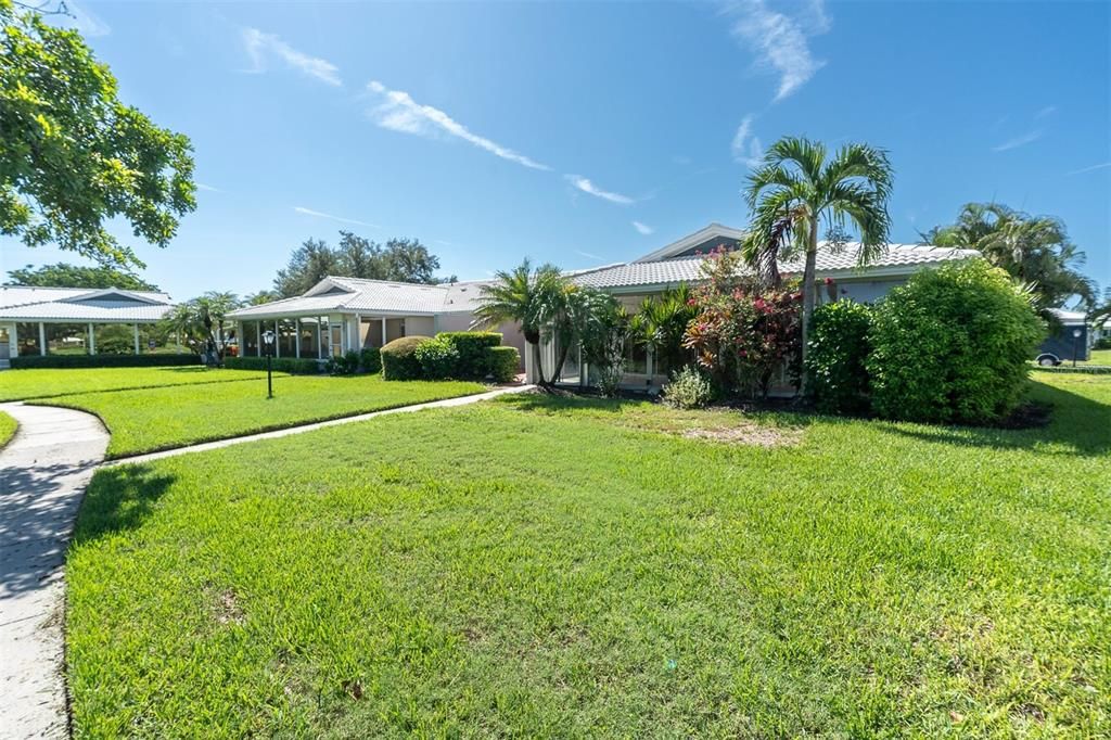 For Sale: $219,000 (2 beds, 2 baths, 1913 Square Feet)