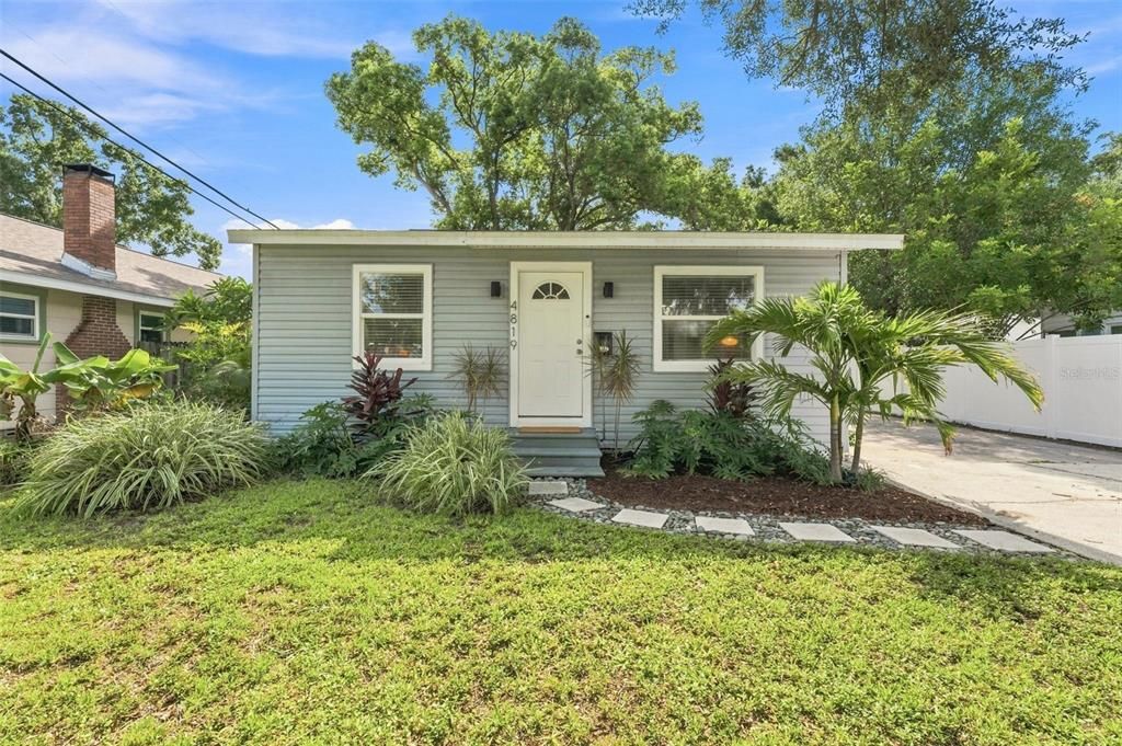 En Venta: $395,000 (2 camas, 1 baños, 832 Pies cuadrados)