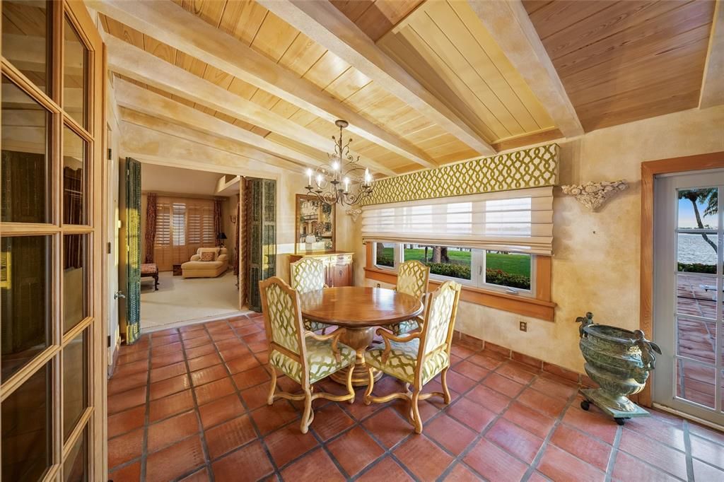 For Sale: $11,375,000 (4 beds, 6 baths, 10234 Square Feet)