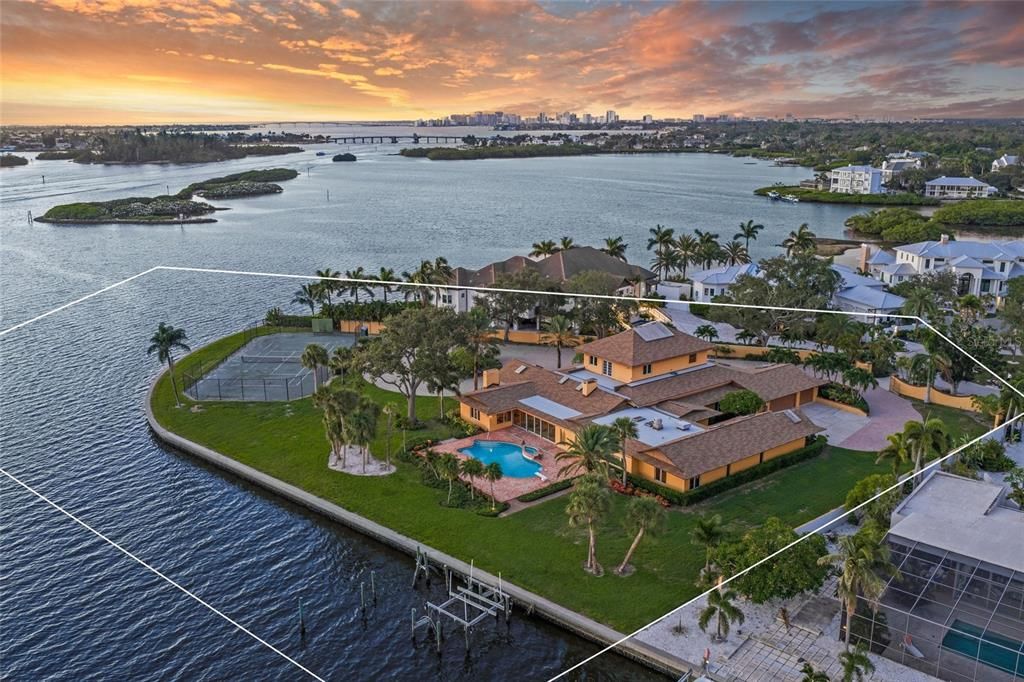 For Sale: $11,375,000 (4 beds, 6 baths, 10234 Square Feet)
