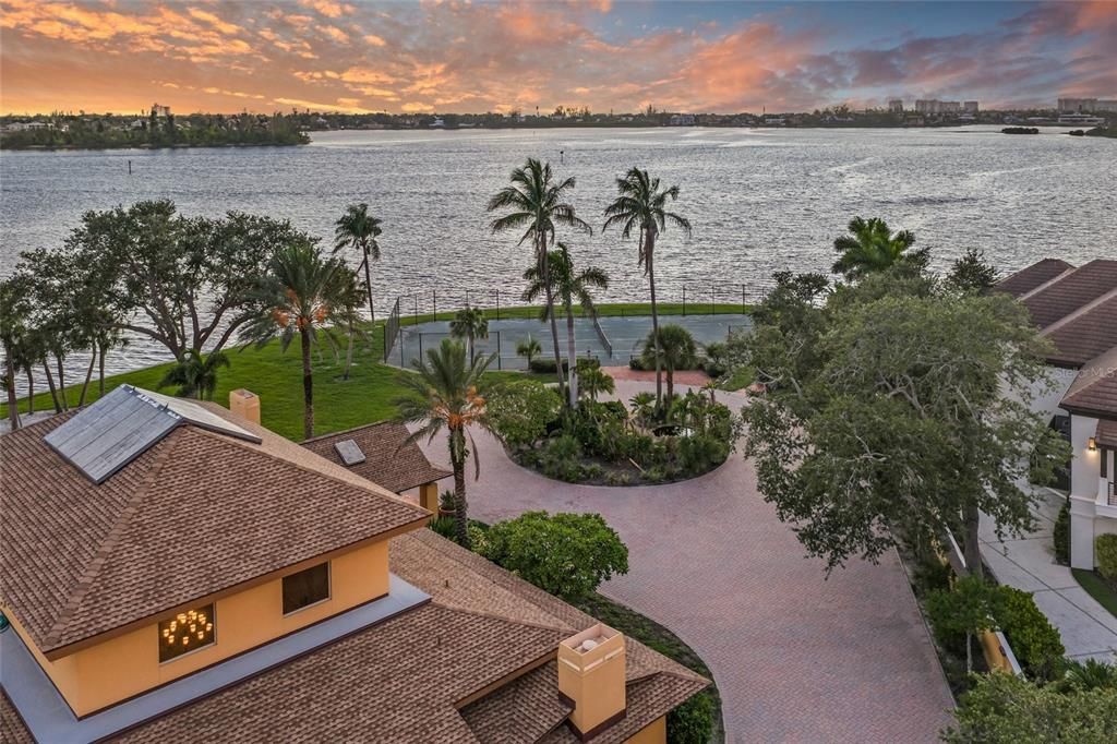 For Sale: $11,375,000 (4 beds, 6 baths, 10234 Square Feet)