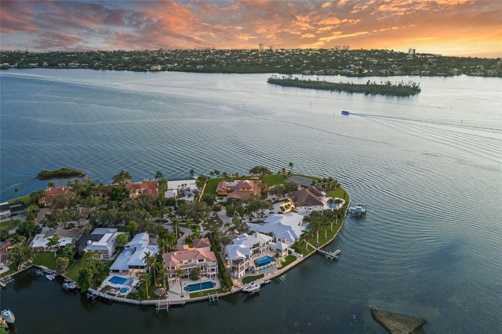 For Sale: $11,375,000 (4 beds, 6 baths, 10234 Square Feet)