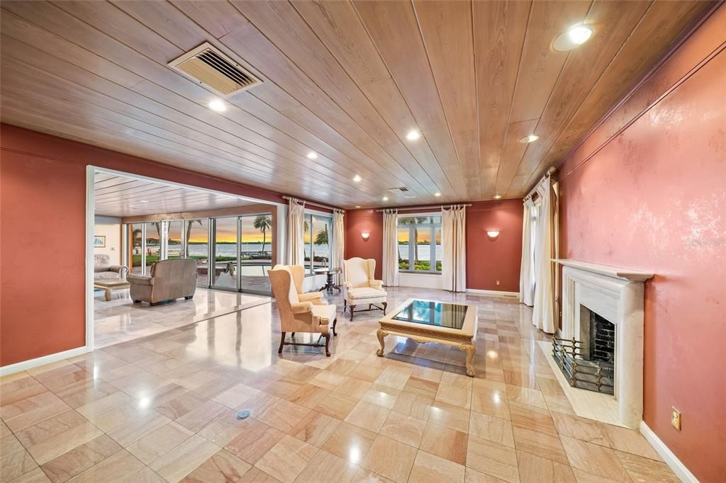 For Sale: $11,375,000 (4 beds, 6 baths, 10234 Square Feet)