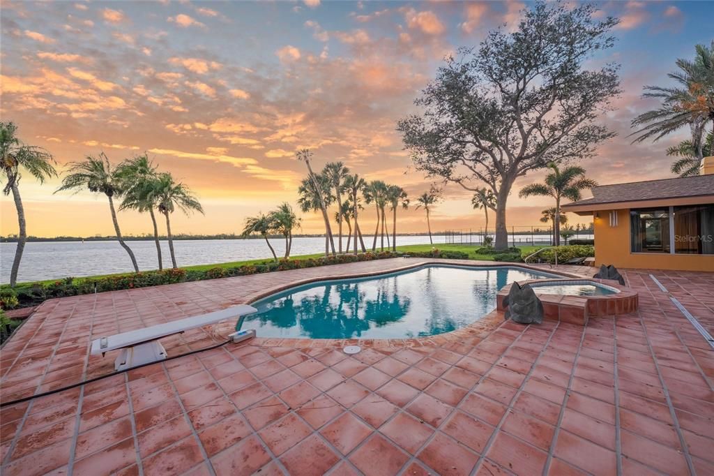 For Sale: $11,375,000 (4 beds, 6 baths, 10234 Square Feet)