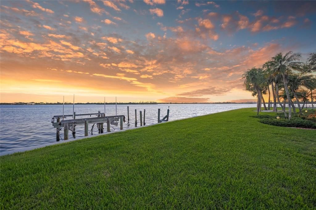 For Sale: $11,375,000 (4 beds, 6 baths, 10234 Square Feet)