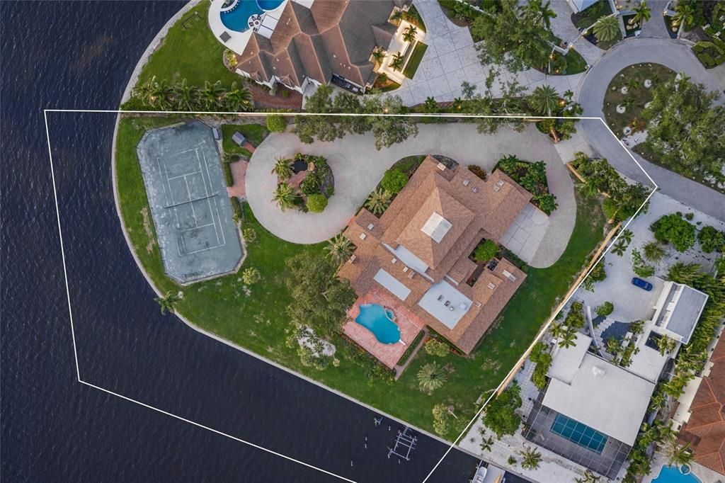 For Sale: $11,375,000 (4 beds, 6 baths, 10234 Square Feet)