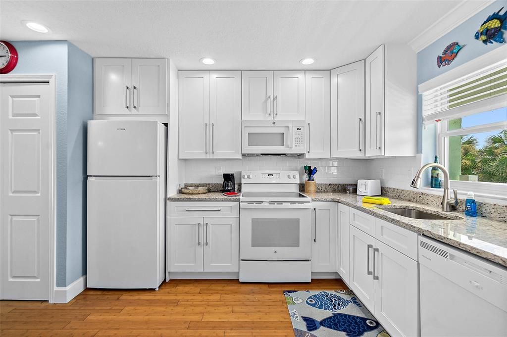 For Rent: $1,850 (2 beds, 1 baths, 800 Square Feet)