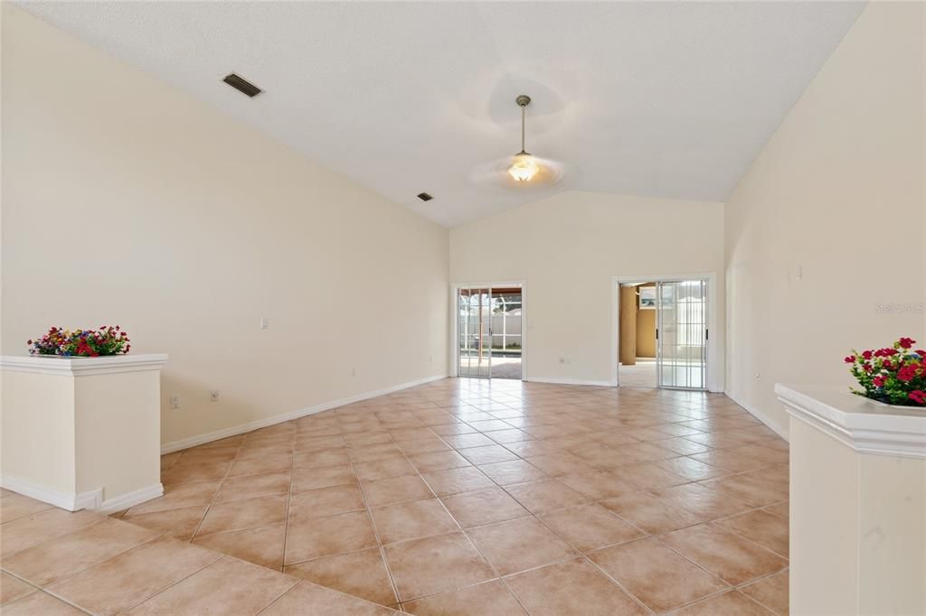 For Sale: $450,000 (4 beds, 3 baths, 2774 Square Feet)