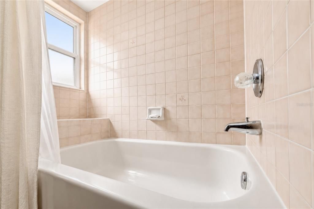 For Sale: $450,000 (4 beds, 3 baths, 2774 Square Feet)