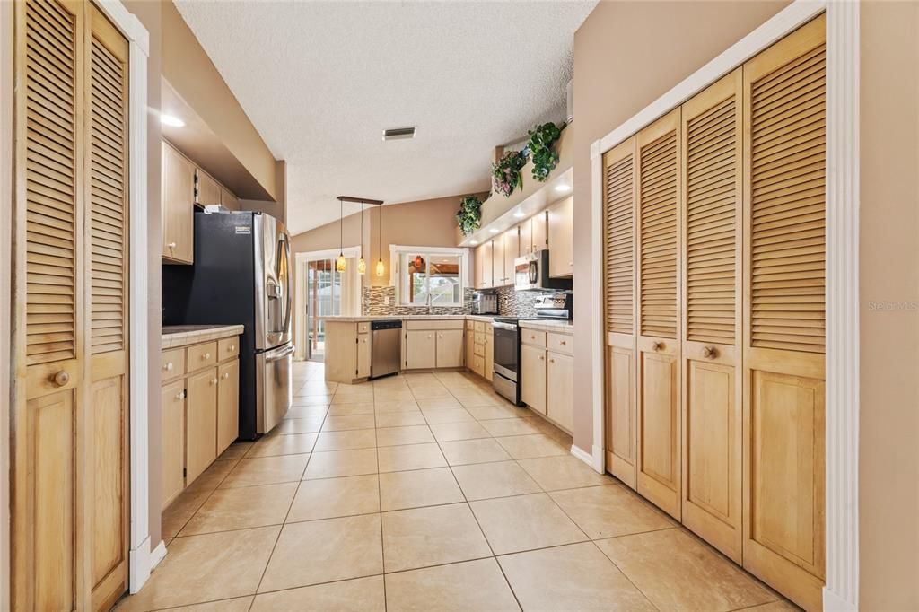 For Sale: $450,000 (4 beds, 3 baths, 2774 Square Feet)
