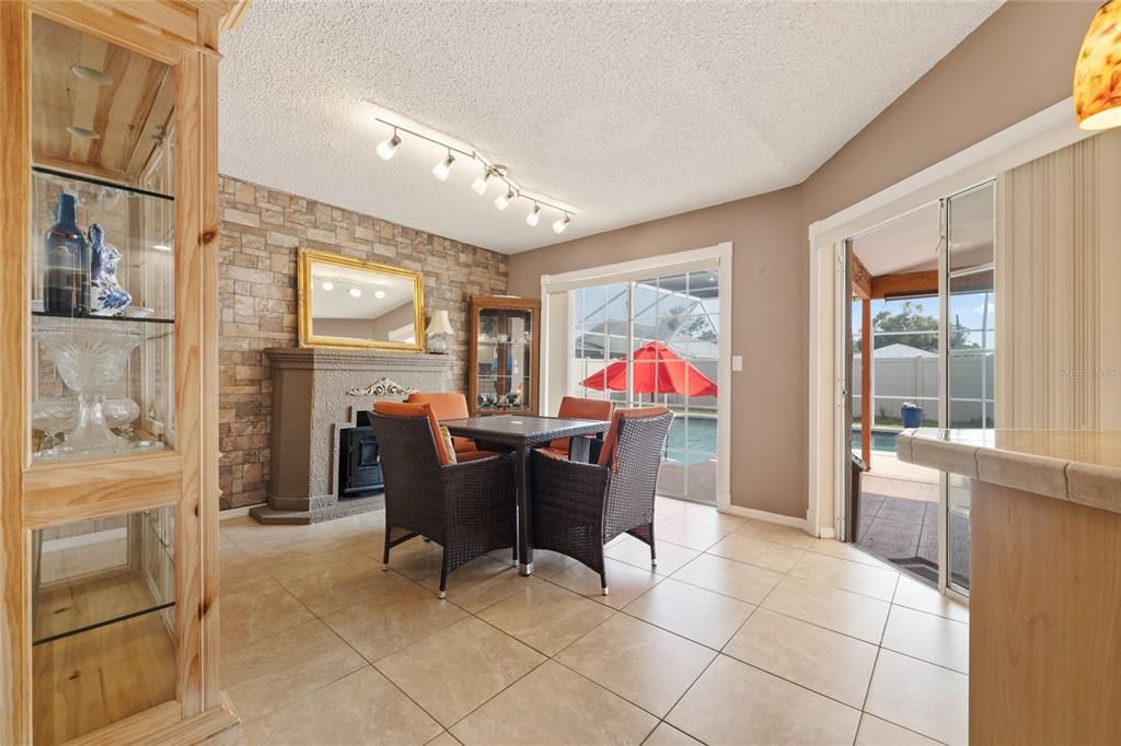 For Sale: $450,000 (4 beds, 3 baths, 2774 Square Feet)