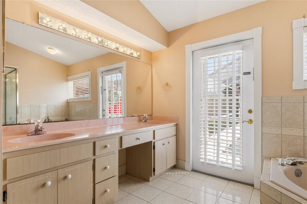 For Sale: $450,000 (4 beds, 3 baths, 2774 Square Feet)