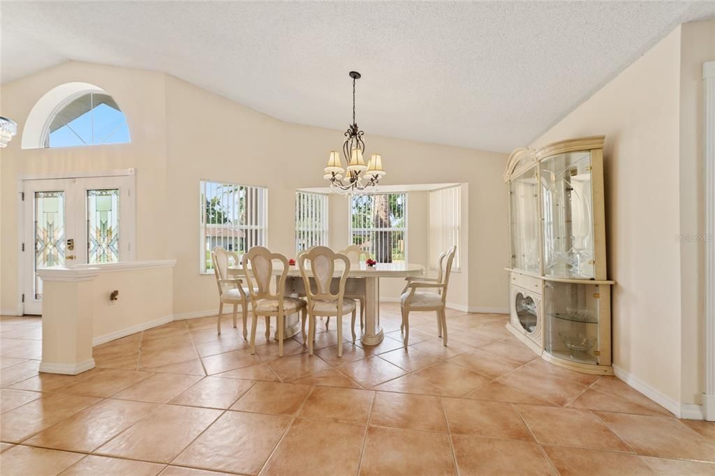 For Sale: $450,000 (4 beds, 3 baths, 2774 Square Feet)