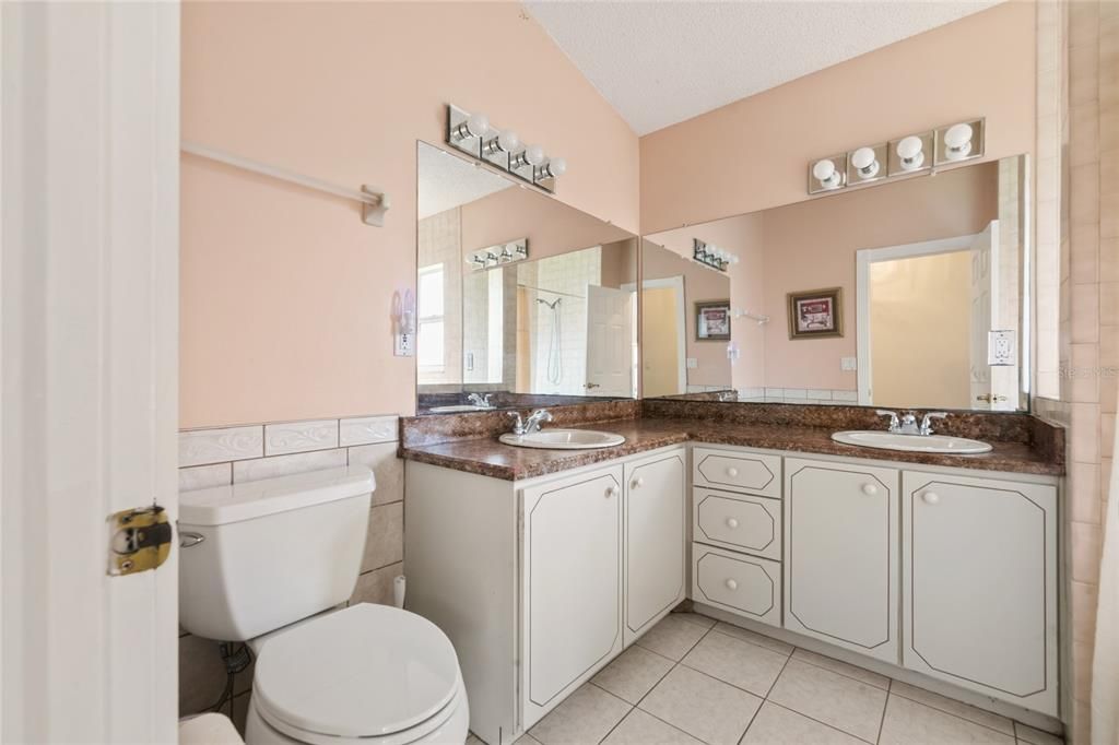 For Sale: $450,000 (4 beds, 3 baths, 2774 Square Feet)
