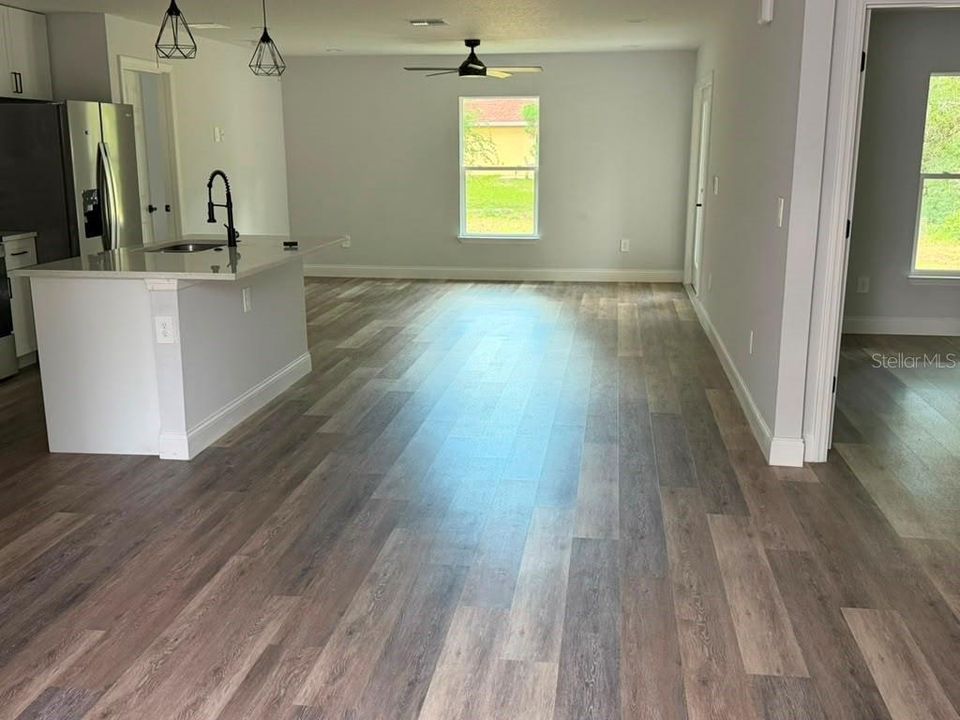 For Sale: $257,000 (3 beds, 2 baths, 1411 Square Feet)