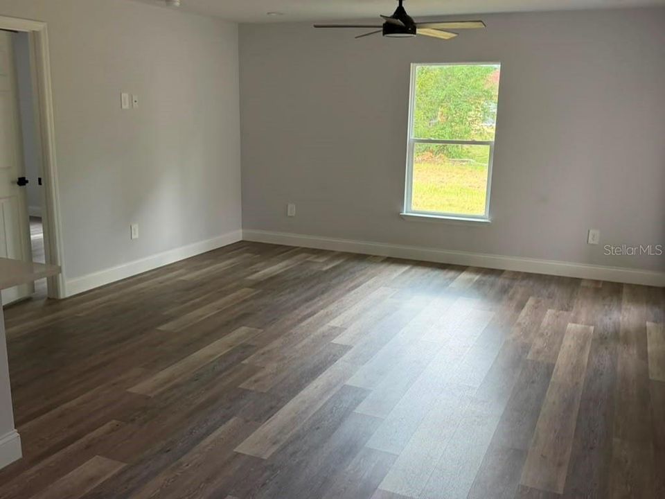 For Sale: $257,000 (3 beds, 2 baths, 1411 Square Feet)