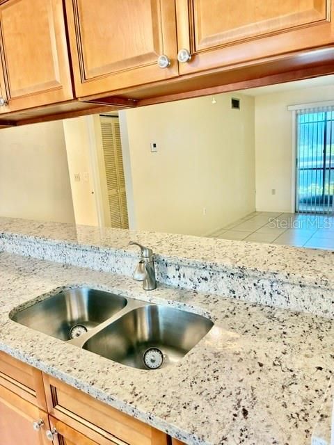 For Rent: $1,750 (2 beds, 1 baths, 723 Square Feet)
