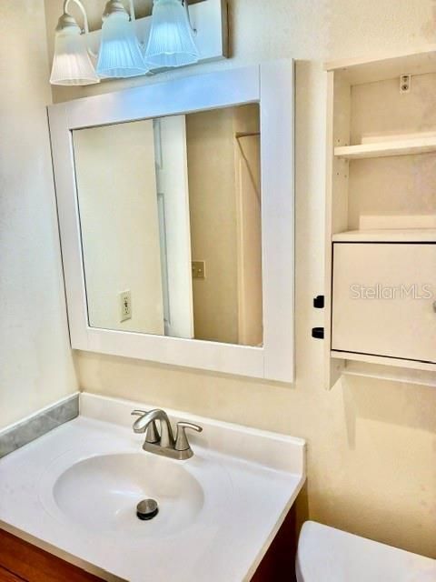 For Rent: $1,750 (2 beds, 1 baths, 723 Square Feet)