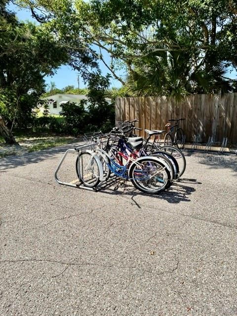 For Rent: $1,750 (2 beds, 1 baths, 723 Square Feet)