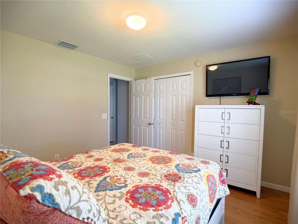 For Sale: $279,000 (3 beds, 2 baths, 1593 Square Feet)