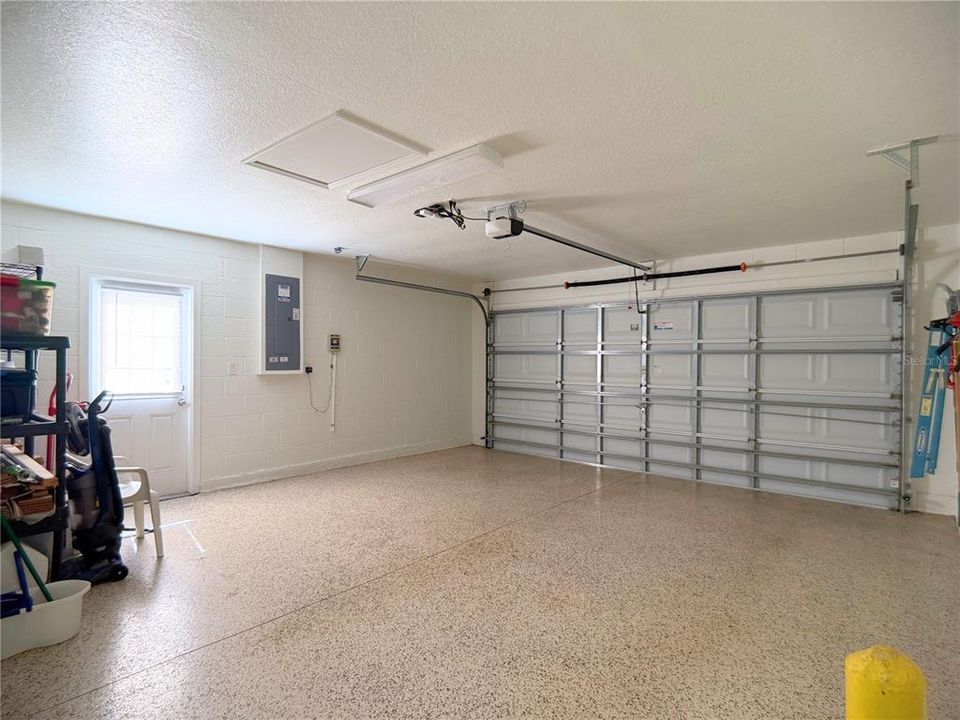 For Sale: $279,000 (3 beds, 2 baths, 1593 Square Feet)