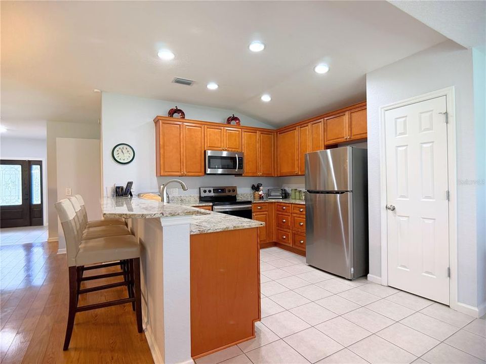 For Sale: $279,000 (3 beds, 2 baths, 1593 Square Feet)