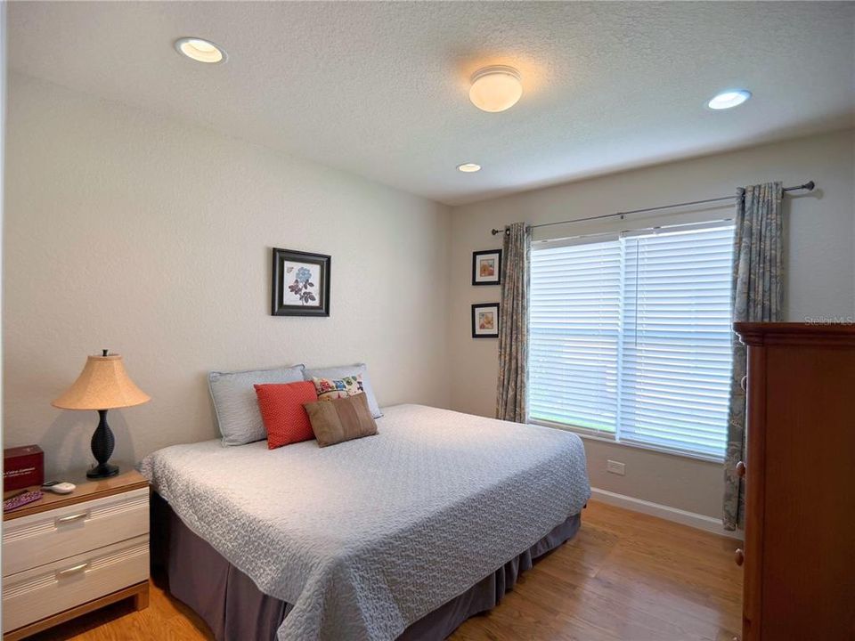 For Sale: $279,000 (3 beds, 2 baths, 1593 Square Feet)