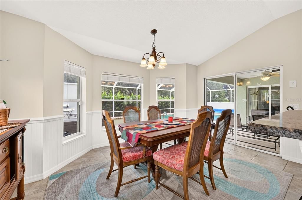 For Sale: $475,000 (2 beds, 2 baths, 1824 Square Feet)