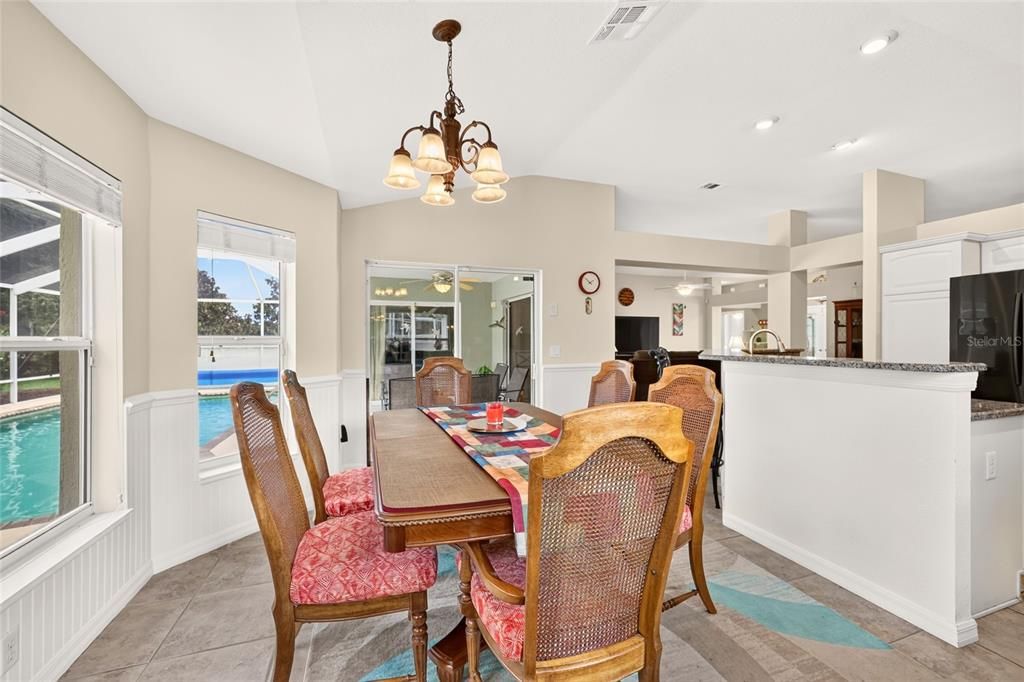 For Sale: $475,000 (2 beds, 2 baths, 1824 Square Feet)