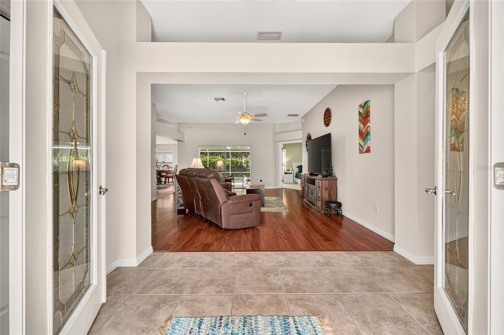 For Sale: $475,000 (2 beds, 2 baths, 1824 Square Feet)