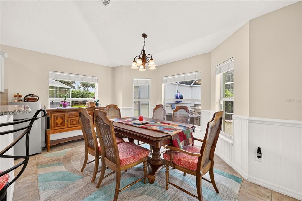 For Sale: $475,000 (2 beds, 2 baths, 1824 Square Feet)