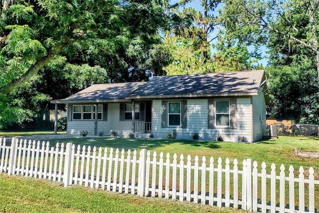 For Rent: $1,700 (3 beds, 2 baths, 1305 Square Feet)