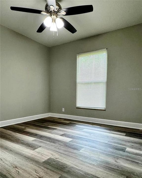 For Rent: $1,700 (3 beds, 2 baths, 1305 Square Feet)