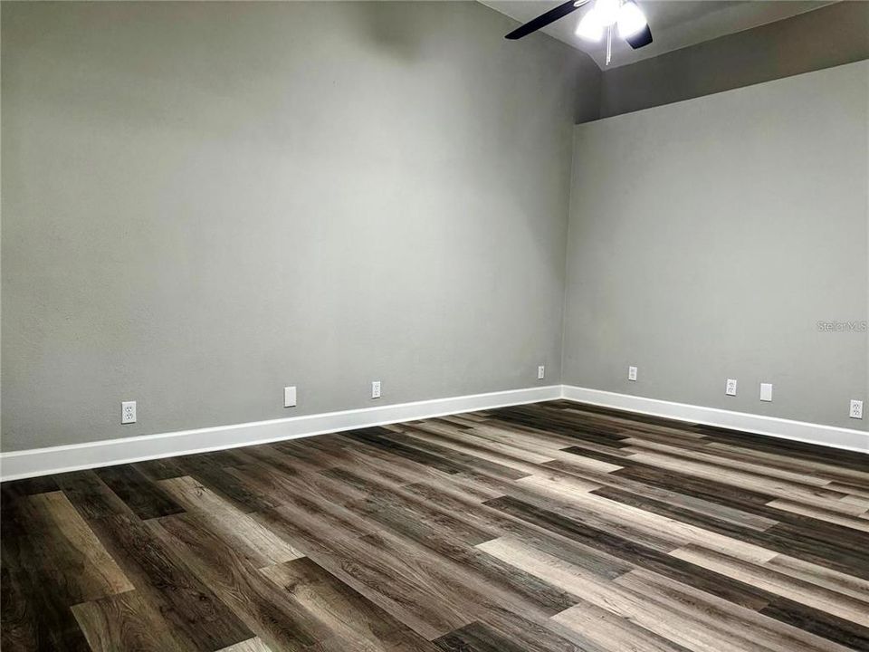 For Rent: $1,700 (3 beds, 2 baths, 1305 Square Feet)