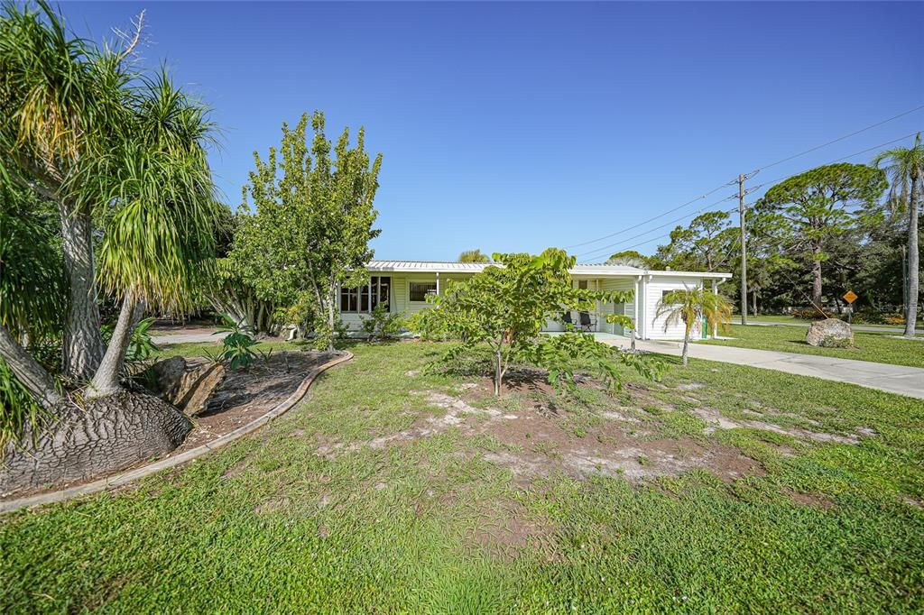 For Sale: $179,000 (2 beds, 2 baths, 1286 Square Feet)