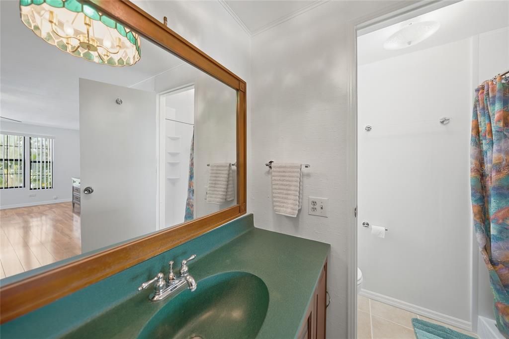For Sale: $179,000 (2 beds, 2 baths, 1286 Square Feet)